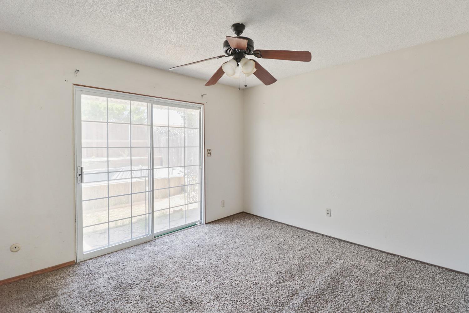 Detail Gallery Image 16 of 35 For 6111 Harlen Ct, Sacramento,  CA 95842 - 4 Beds | 2 Baths