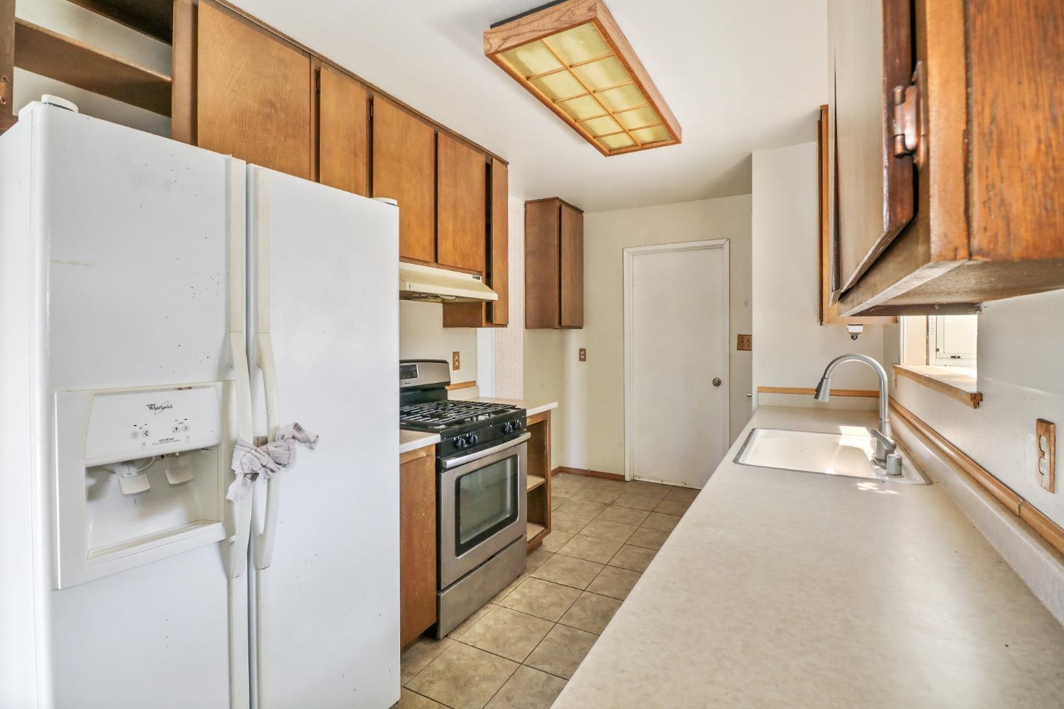 Detail Gallery Image 11 of 35 For 6111 Harlen Ct, Sacramento,  CA 95842 - 4 Beds | 2 Baths