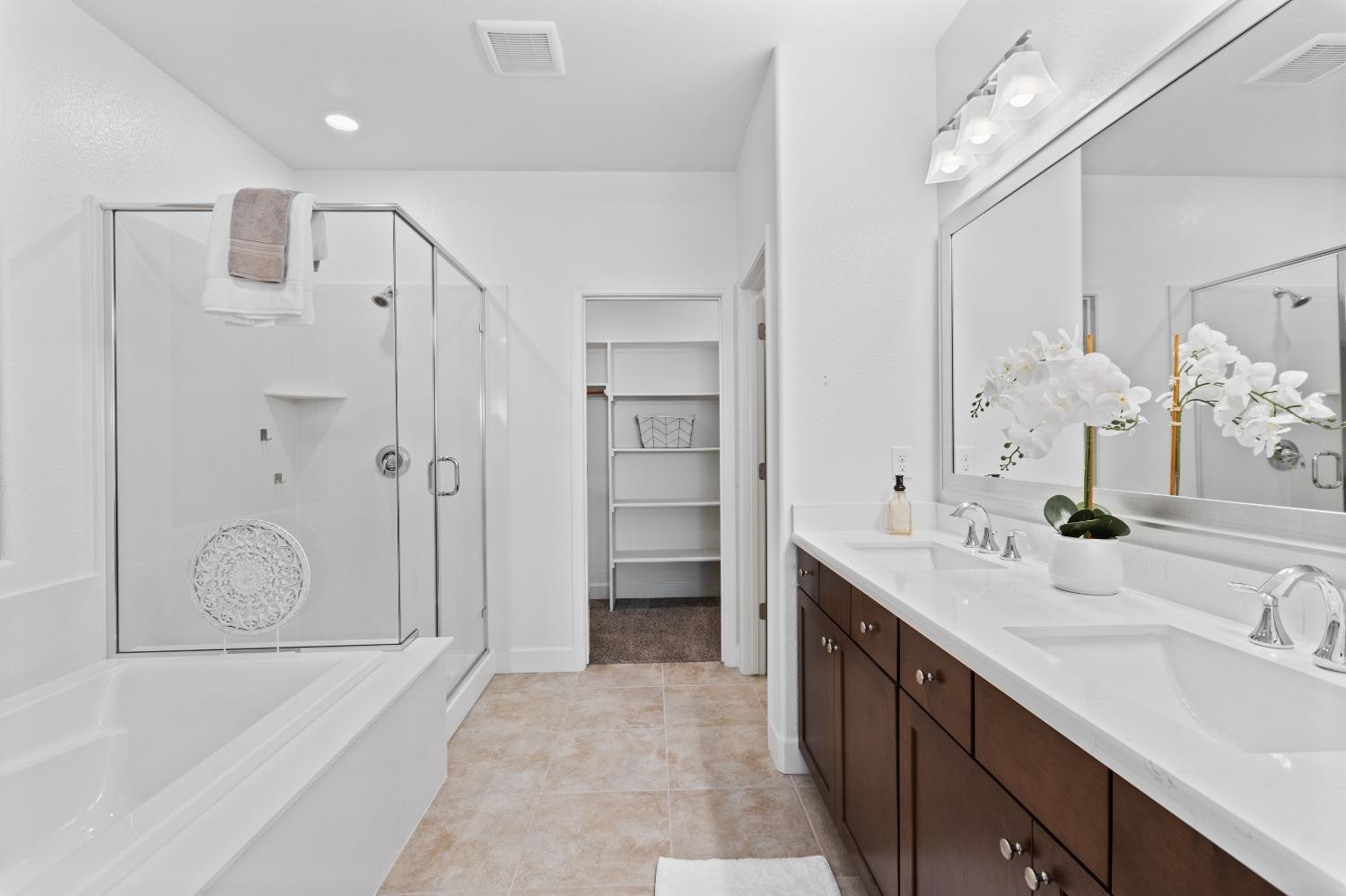 Detail Gallery Image 7 of 53 For 10942 Miacomet Ct, Stockton,  CA 95219 - 3 Beds | 2 Baths