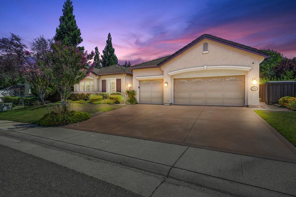 Detail Gallery Image 1 of 1 For 824 Fieldstone Ct, Folsom,  CA 95630 - 3 Beds | 2/1 Baths