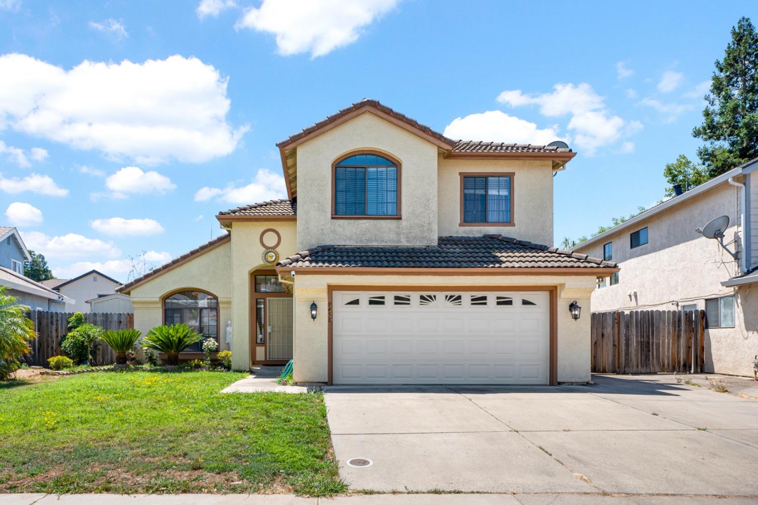 Detail Gallery Image 2 of 50 For 9458 Bowmont Way, Elk Grove,  CA 95758 - 4 Beds | 2/1 Baths