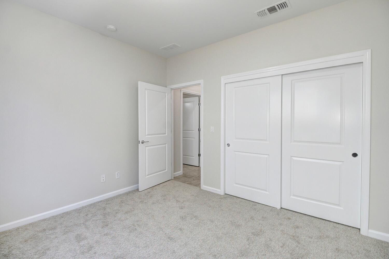 Detail Gallery Image 40 of 53 For 9617 Oakham Way, Elk Grove,  CA 95757 - 2 Beds | 2 Baths