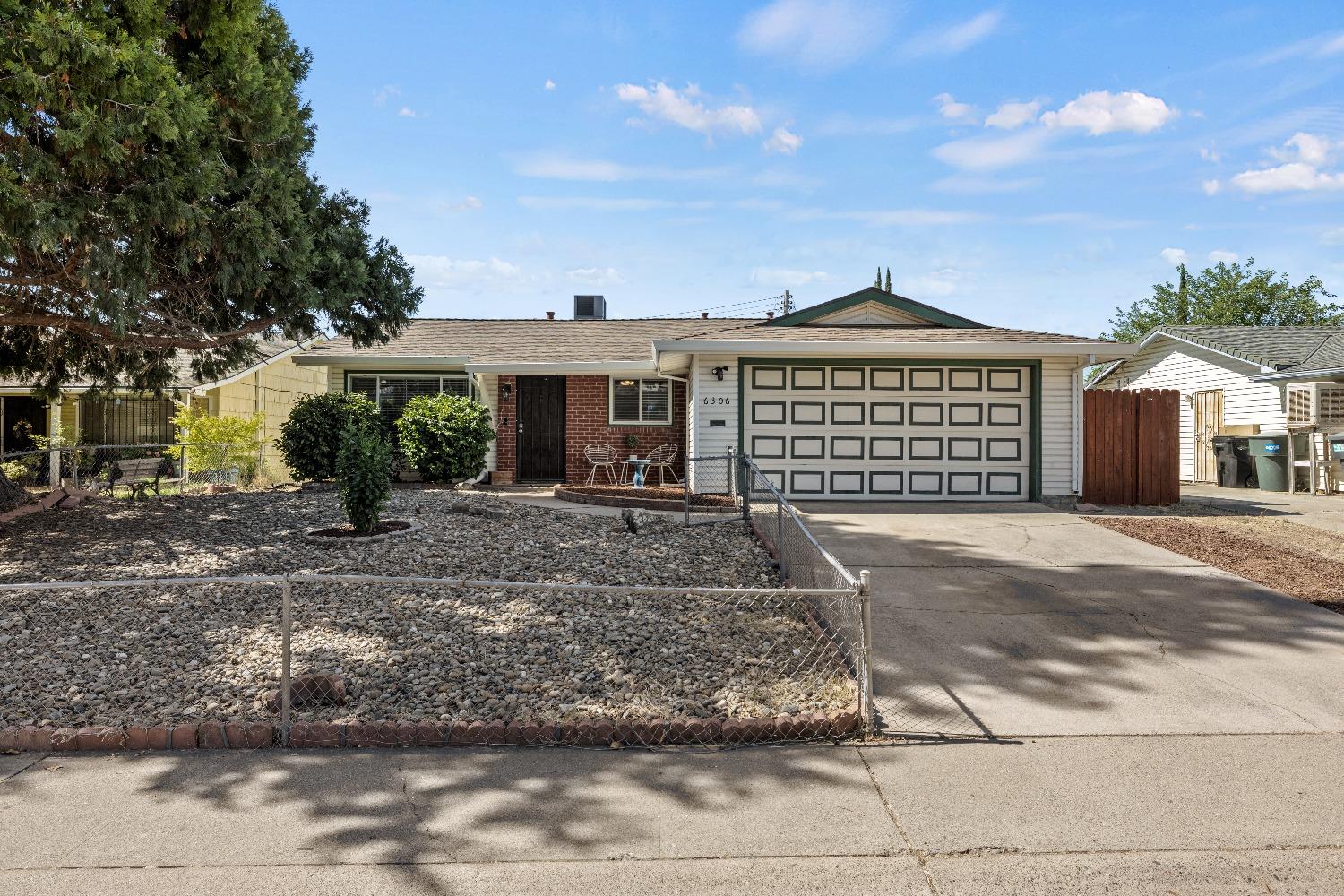 Detail Gallery Image 1 of 1 For 6306 Coyle Ave, Carmichael,  CA 95608 - 3 Beds | 1/1 Baths