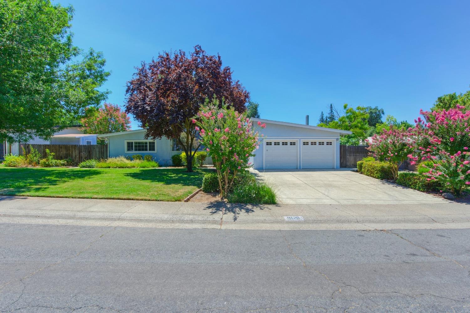 Detail Gallery Image 1 of 1 For 8128 Molokai Way, Fair Oaks,  CA 95628 - 4 Beds | 2 Baths