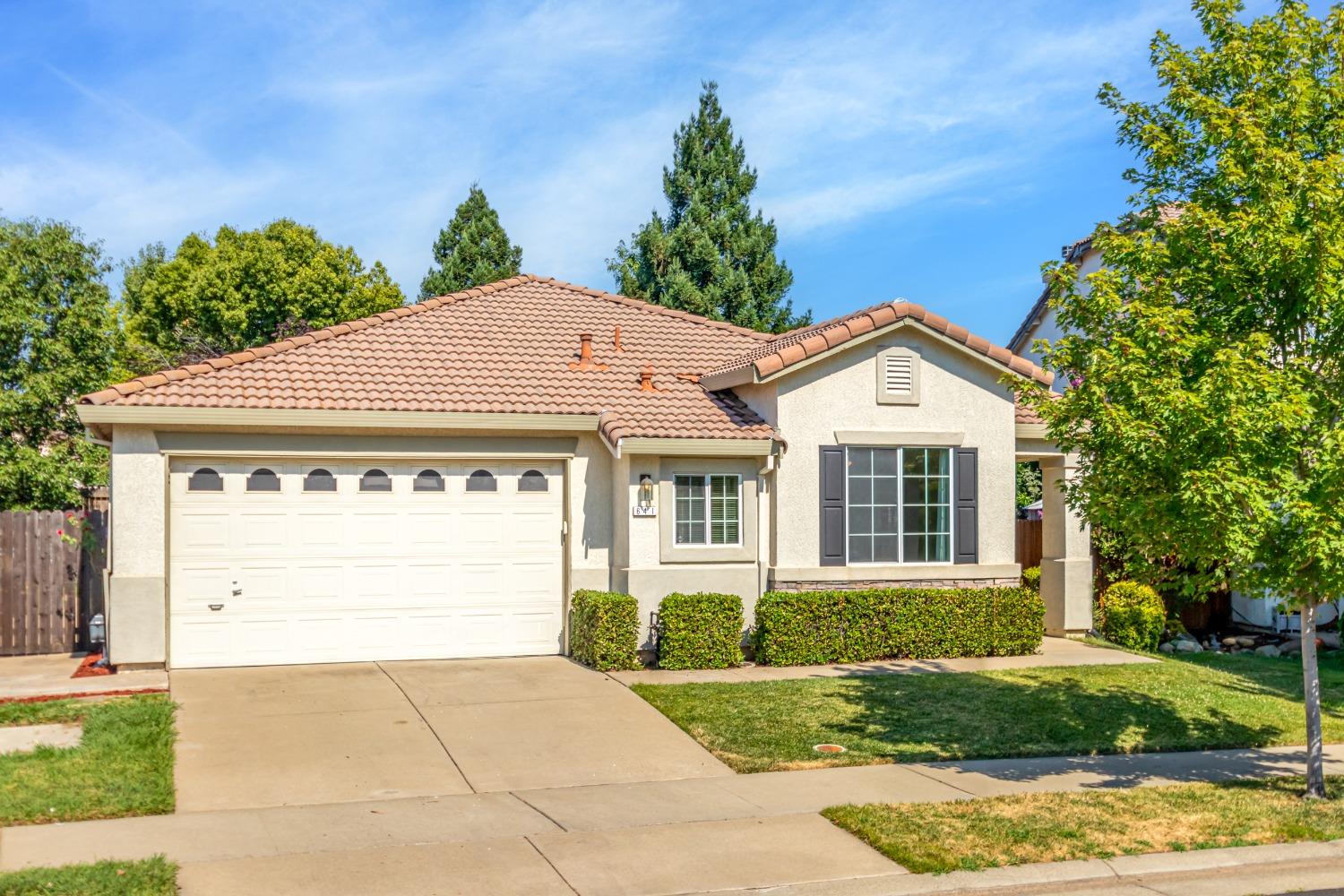 Detail Gallery Image 1 of 1 For 641 Farridge Dr, Roseville,  CA 95678 - 3 Beds | 2 Baths