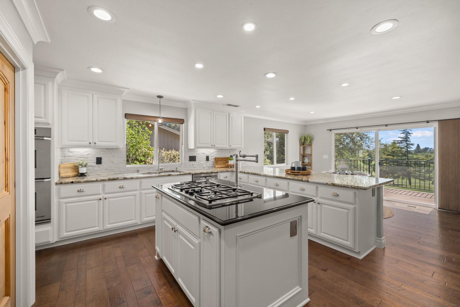 Detail Gallery Image 4 of 26 For 3738 Fairway Dr, Cameron Park,  CA 95682 - 4 Beds | 4 Baths