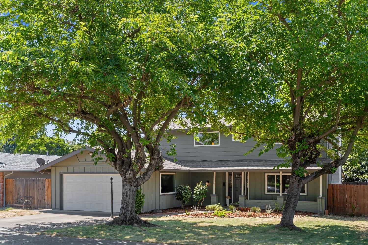 Detail Gallery Image 1 of 1 For 6716 Hillglen Way, Fair Oaks,  CA 95628 - 4 Beds | 2/1 Baths