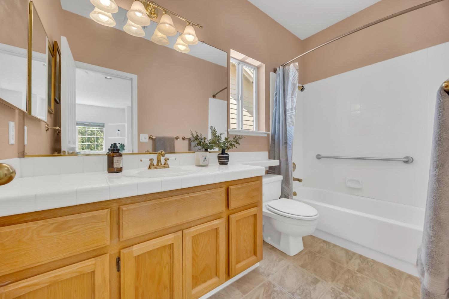 Detail Gallery Image 30 of 43 For 8108 Heritage Meadow Ln, Citrus Heights,  CA 95610 - 3 Beds | 2/1 Baths