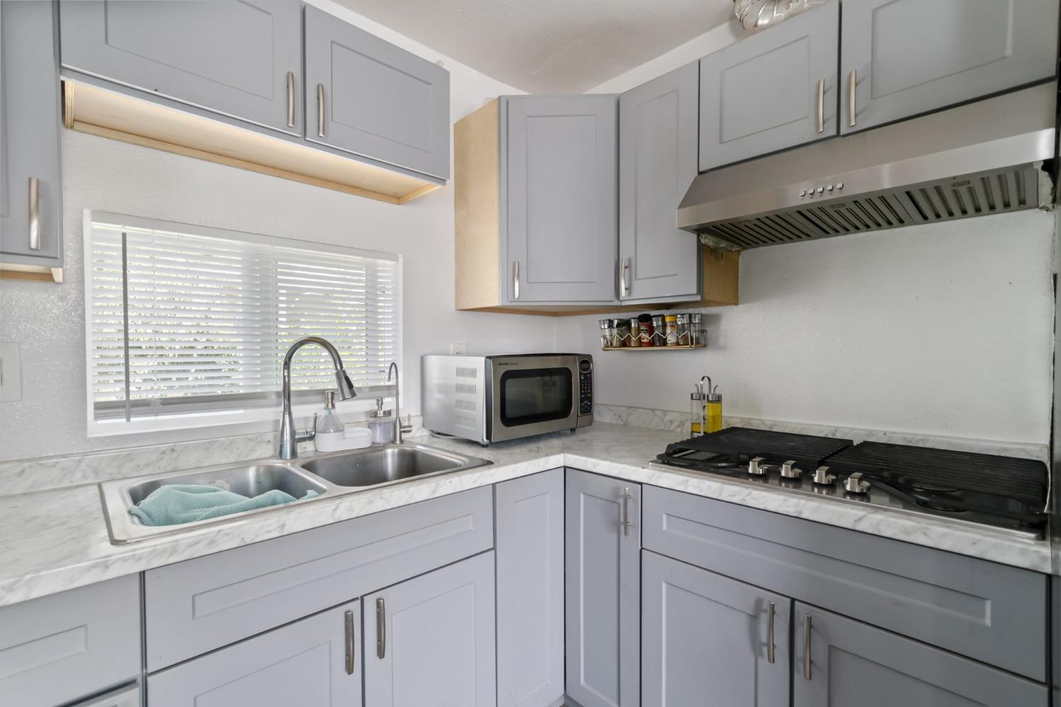 Detail Gallery Image 10 of 31 For 6435 Orange Ave 13c, Sacramento,  CA 95823 - 3 Beds | 1/1 Baths