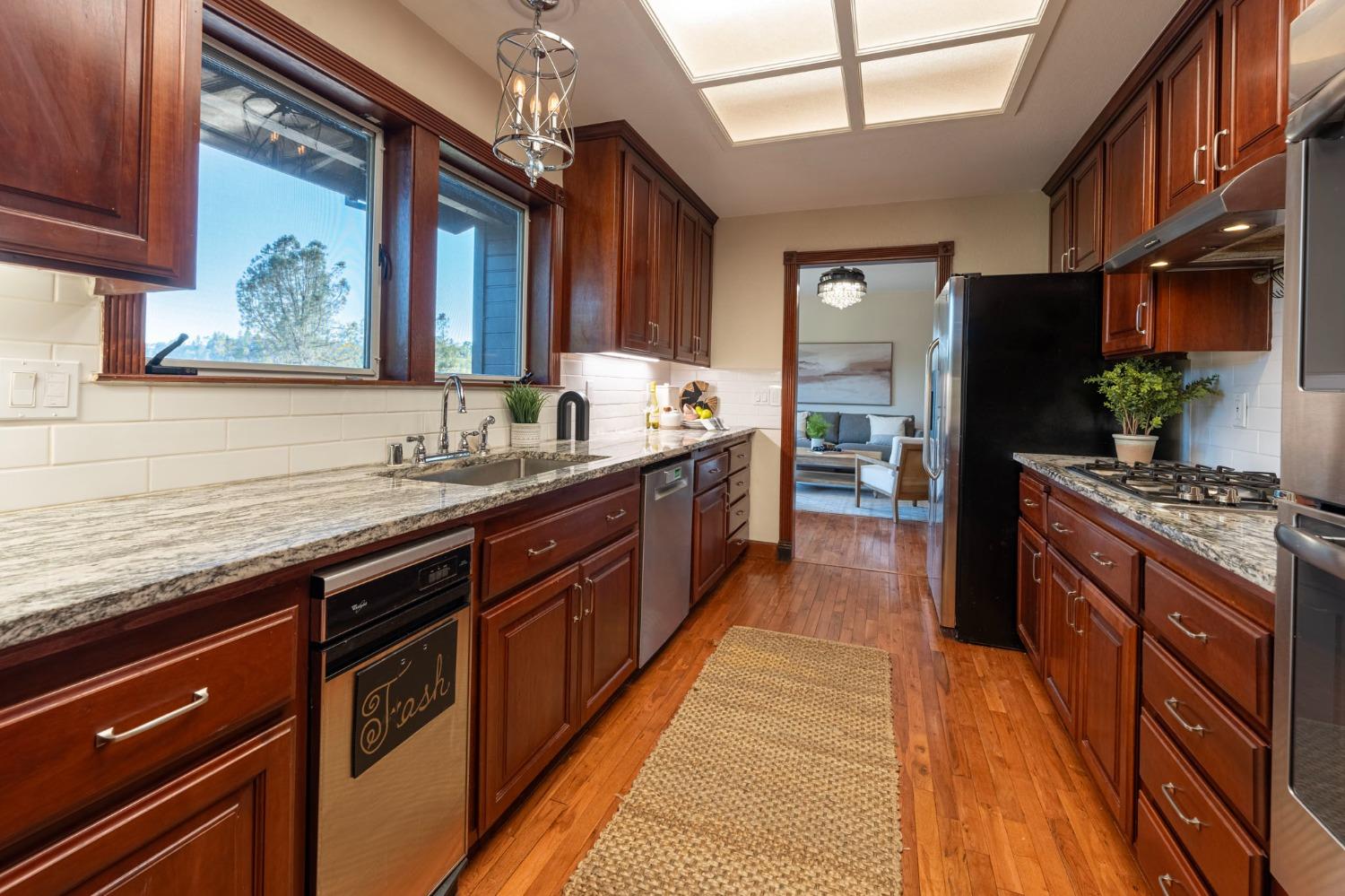 Detail Gallery Image 24 of 93 For 23189 Wild Iris Ln, Grass Valley,  CA 95949 - 4 Beds | 3/1 Baths