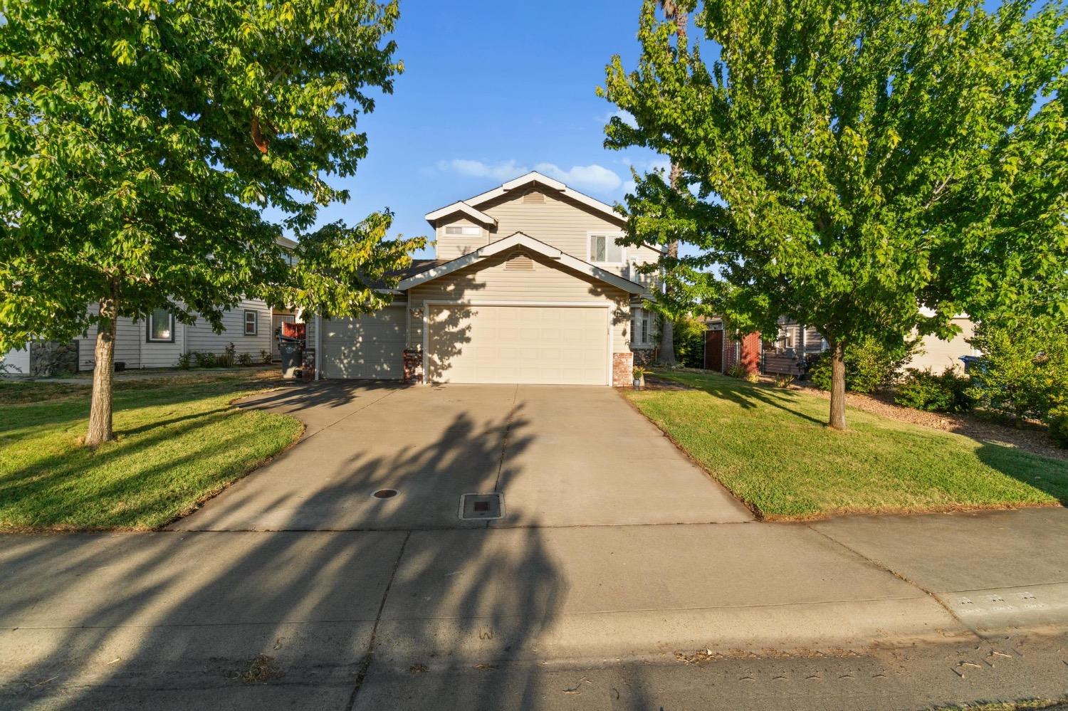 Detail Gallery Image 1 of 1 For 4853 Wind Creek Dr, Sacramento,  CA 95838 - 3 Beds | 3 Baths