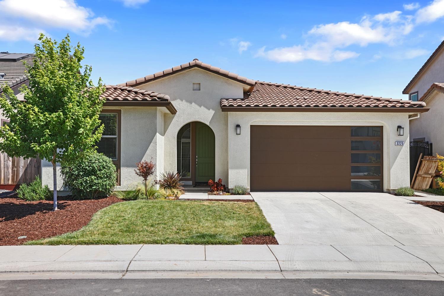 Detail Gallery Image 1 of 1 For 3225 Perennial Way, Modesto,  CA 95356 - 3 Beds | 2 Baths