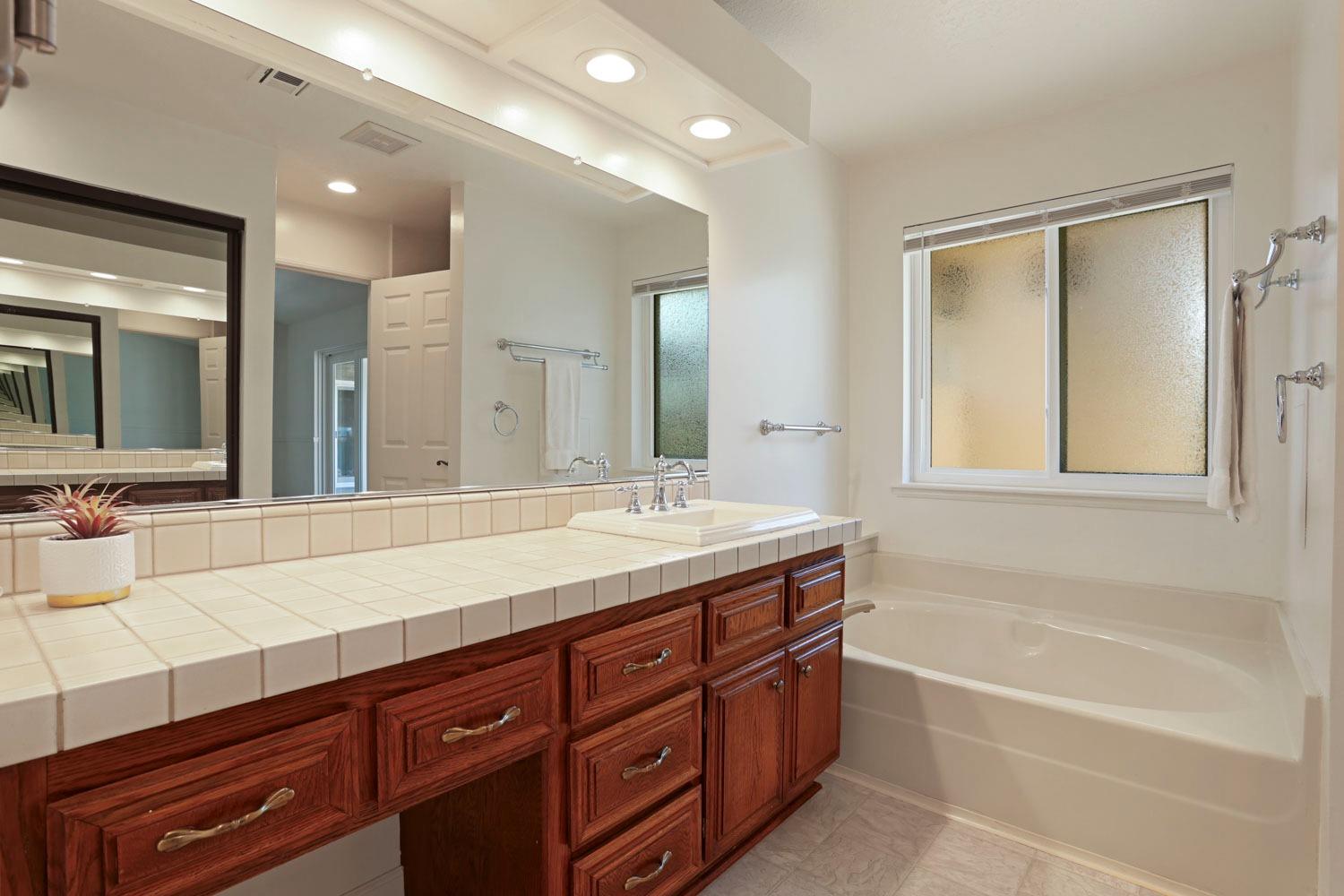 Detail Gallery Image 35 of 49 For 2157 Debutant Walk, Manteca,  CA 95336 - 3 Beds | 2 Baths