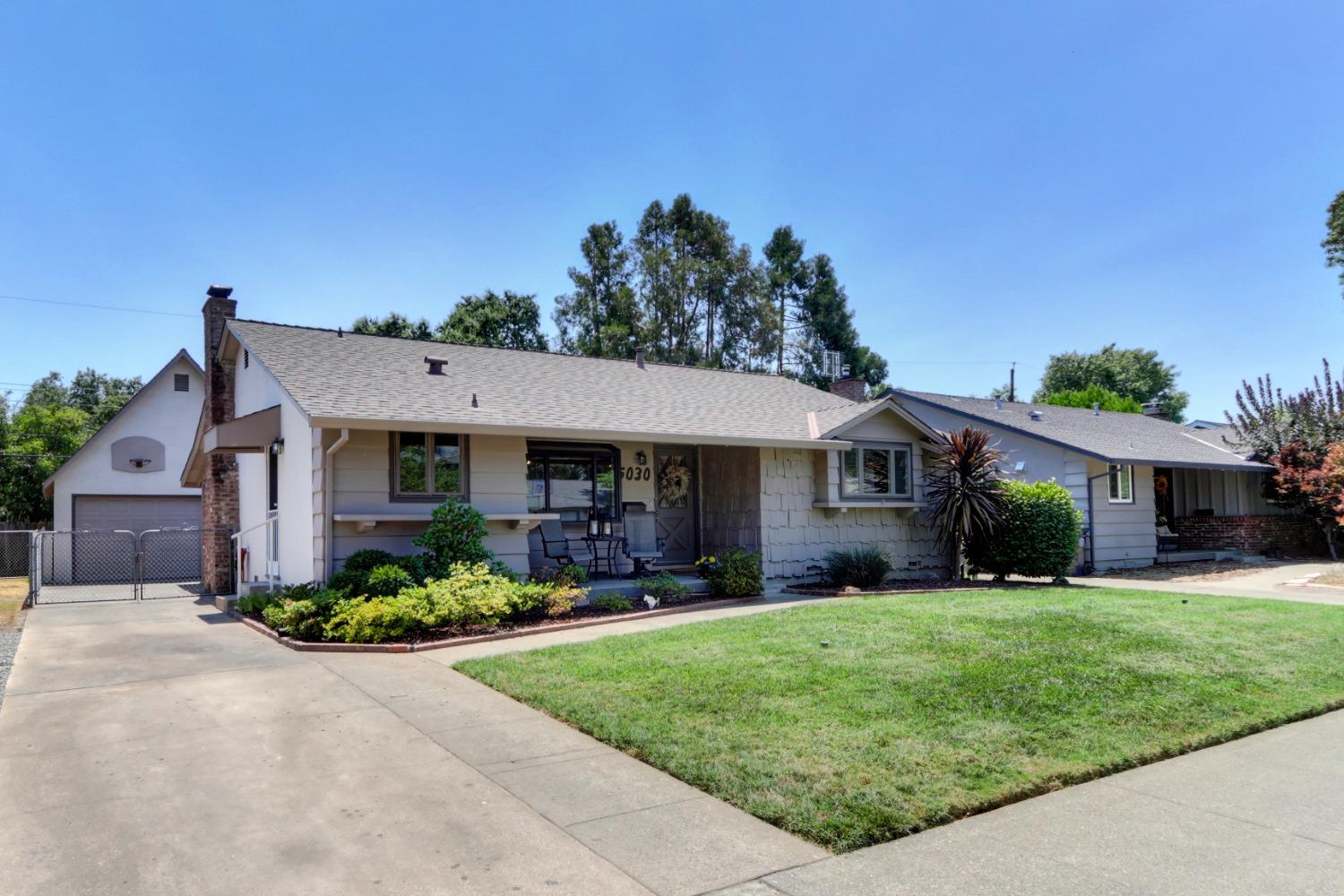 Detail Gallery Image 1 of 1 For 5030 Teichert Ave, Sacramento,  CA 95819 - 3 Beds | 2 Baths