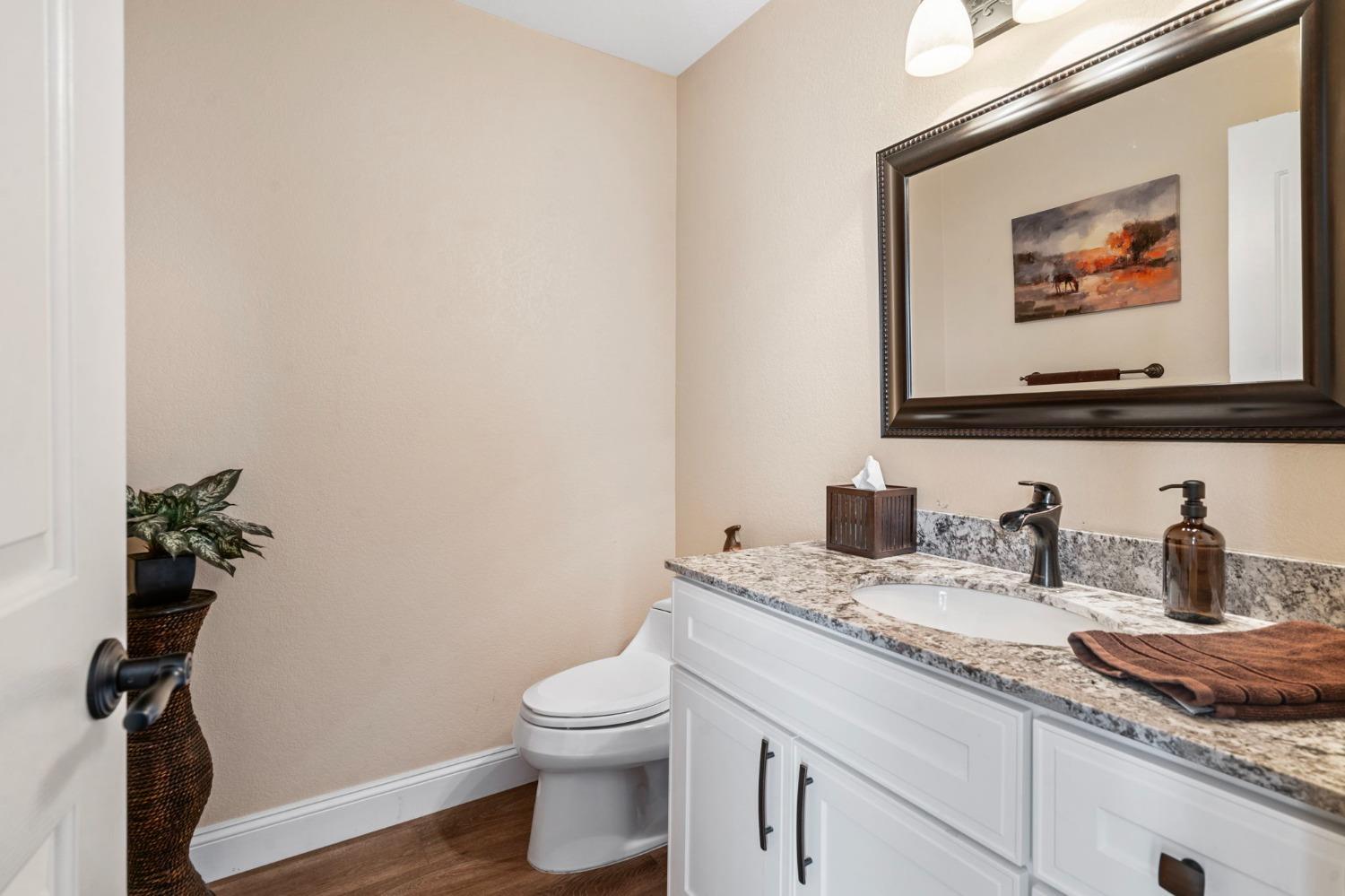 Detail Gallery Image 25 of 47 For 708 Cypress Run, Woodbridge,  CA 95258 - 3 Beds | 2/1 Baths