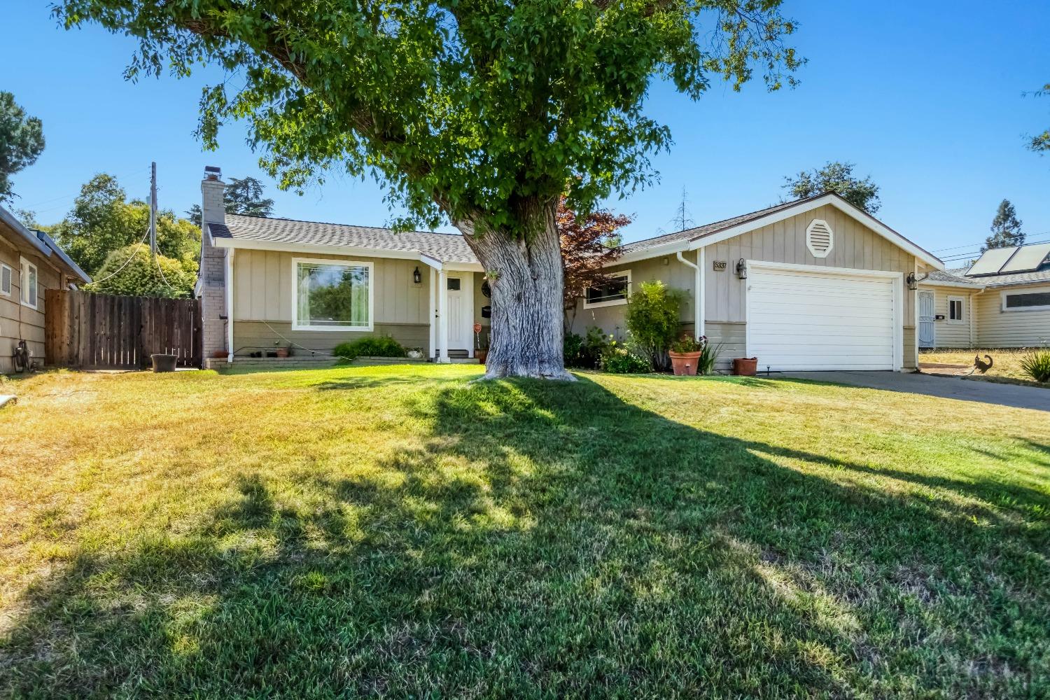 Detail Gallery Image 1 of 1 For 5337 Sonora Way, Carmichael,  CA 95608 - 3 Beds | 2 Baths