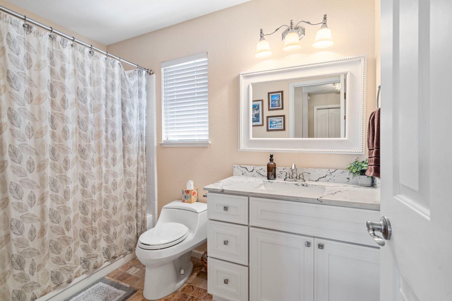 Detail Gallery Image 30 of 47 For 708 Cypress Run, Woodbridge,  CA 95258 - 3 Beds | 2/1 Baths