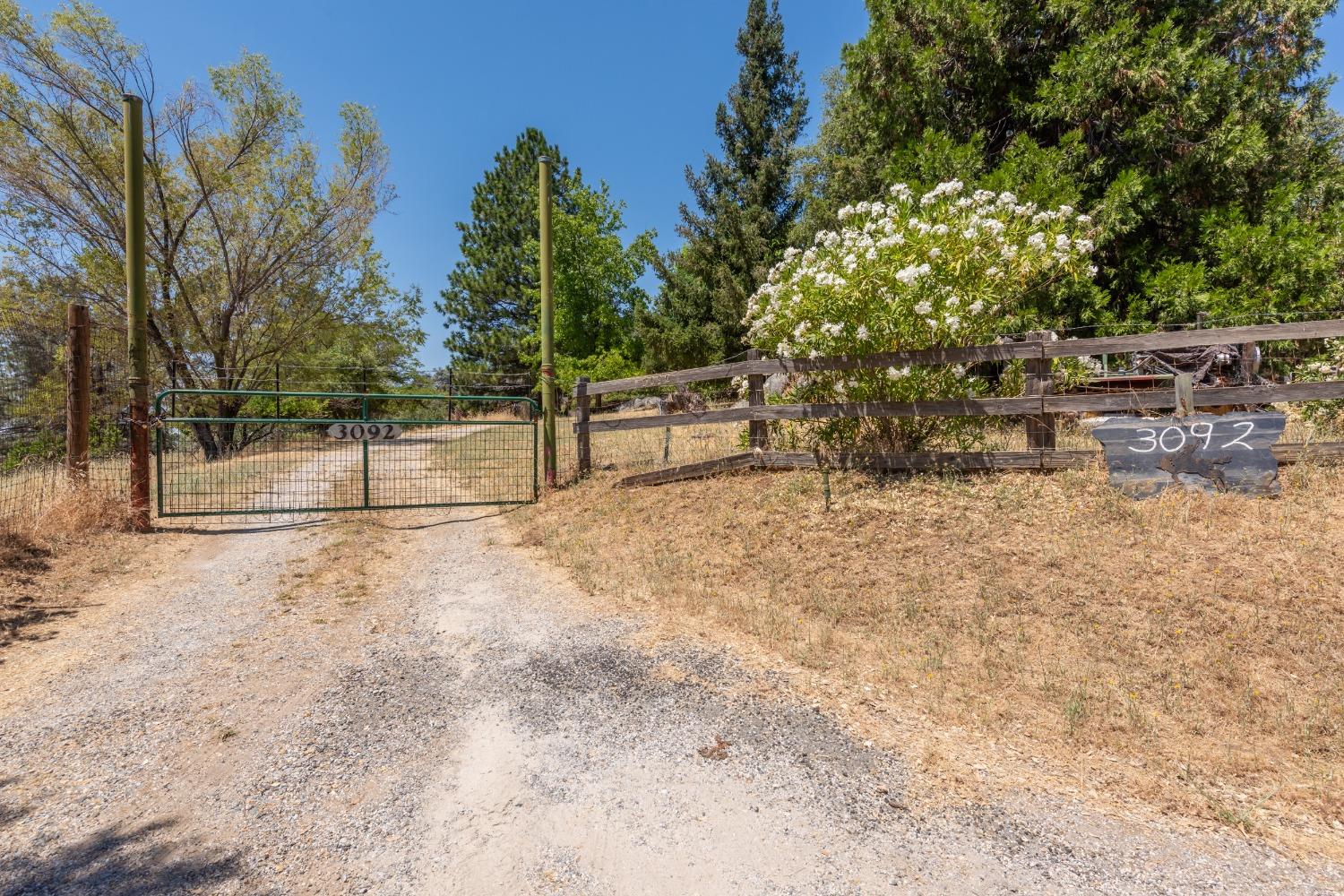 Detail Gallery Image 4 of 53 For 3092 Sand Ridge Rd, Placerville,  CA 95667 - 4 Beds | 2 Baths