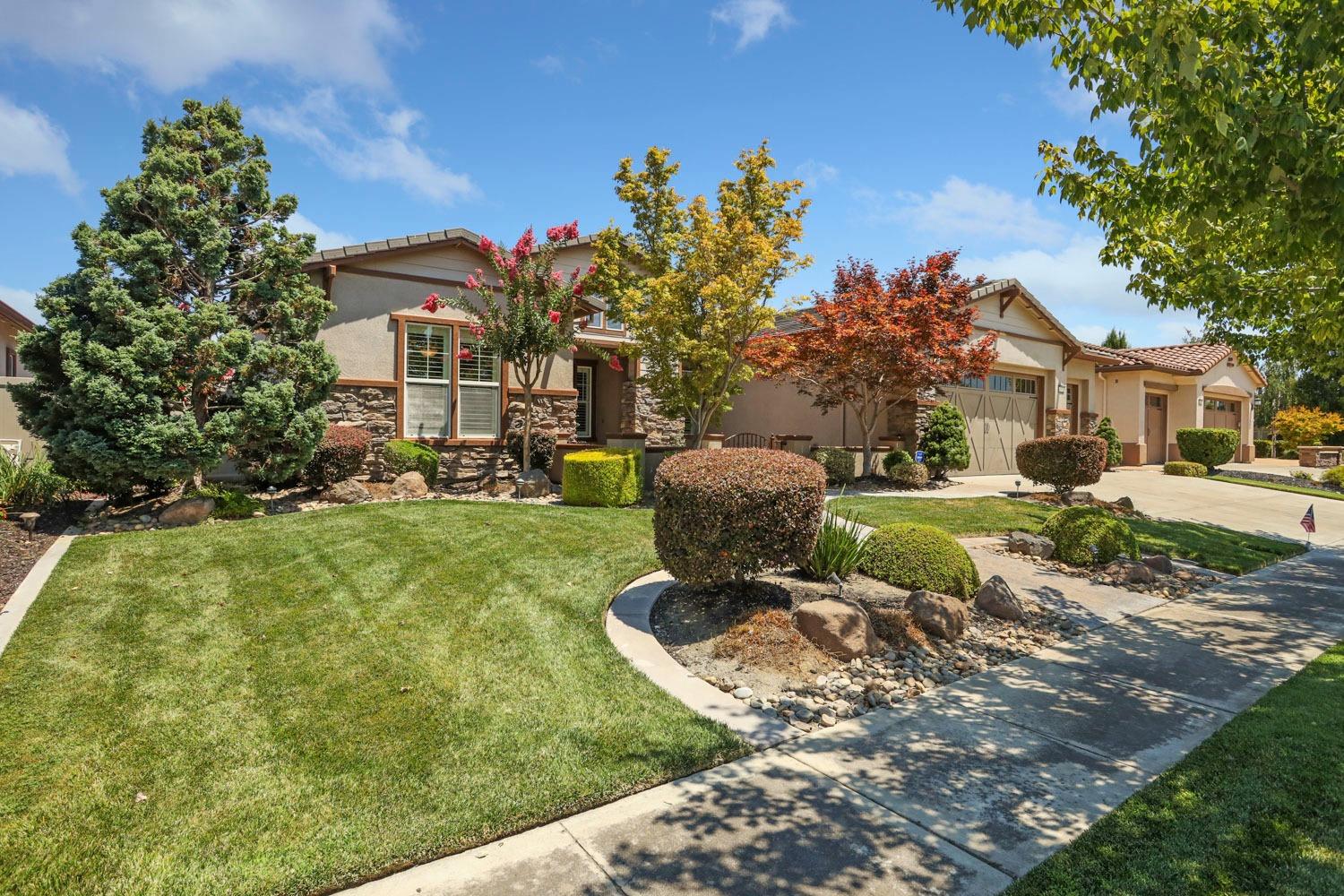 Detail Gallery Image 3 of 60 For 1471 Cobblecreek St, Manteca,  CA 95336 - 2 Beds | 2/1 Baths