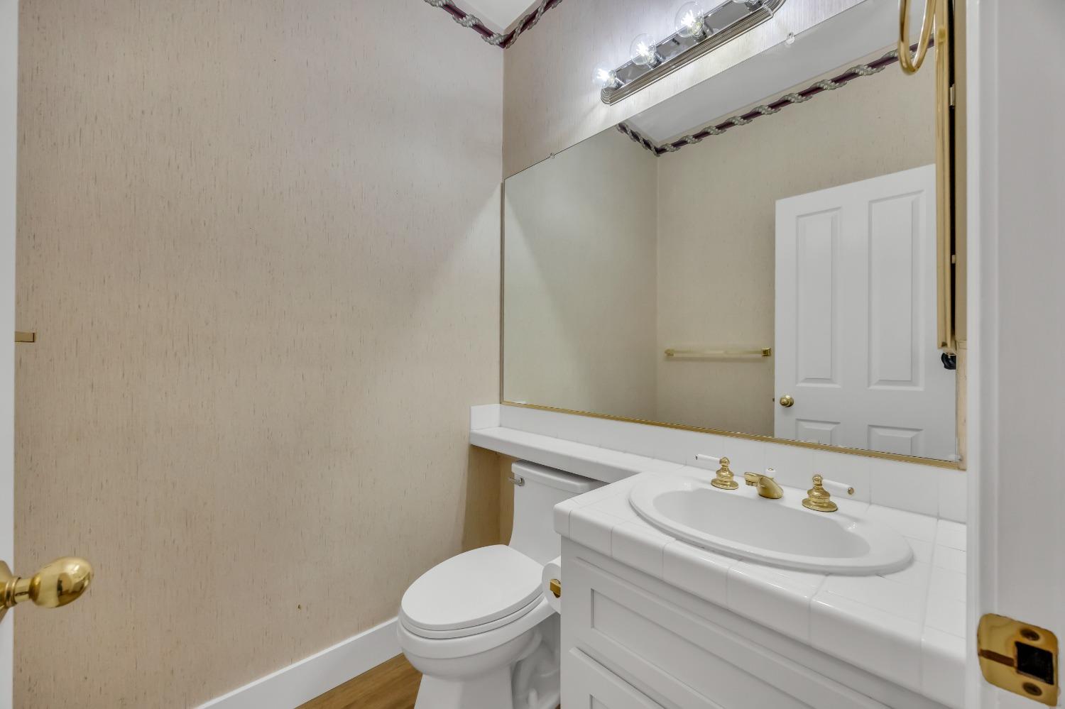 Detail Gallery Image 20 of 43 For 8108 Heritage Meadow Ln, Citrus Heights,  CA 95610 - 3 Beds | 2/1 Baths