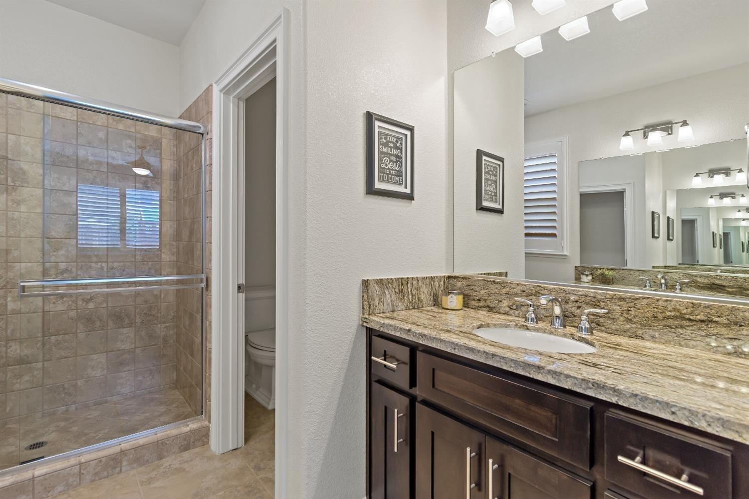 Detail Gallery Image 25 of 49 For 3064 Stonington Dr, Roseville,  CA 95747 - 5 Beds | 4/1 Baths