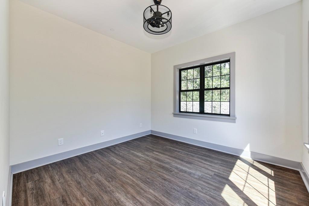 Detail Gallery Image 16 of 49 For 2705 Swanston Oak Ln, Sacramento,  CA 95818 - 2 Beds | 2/1 Baths