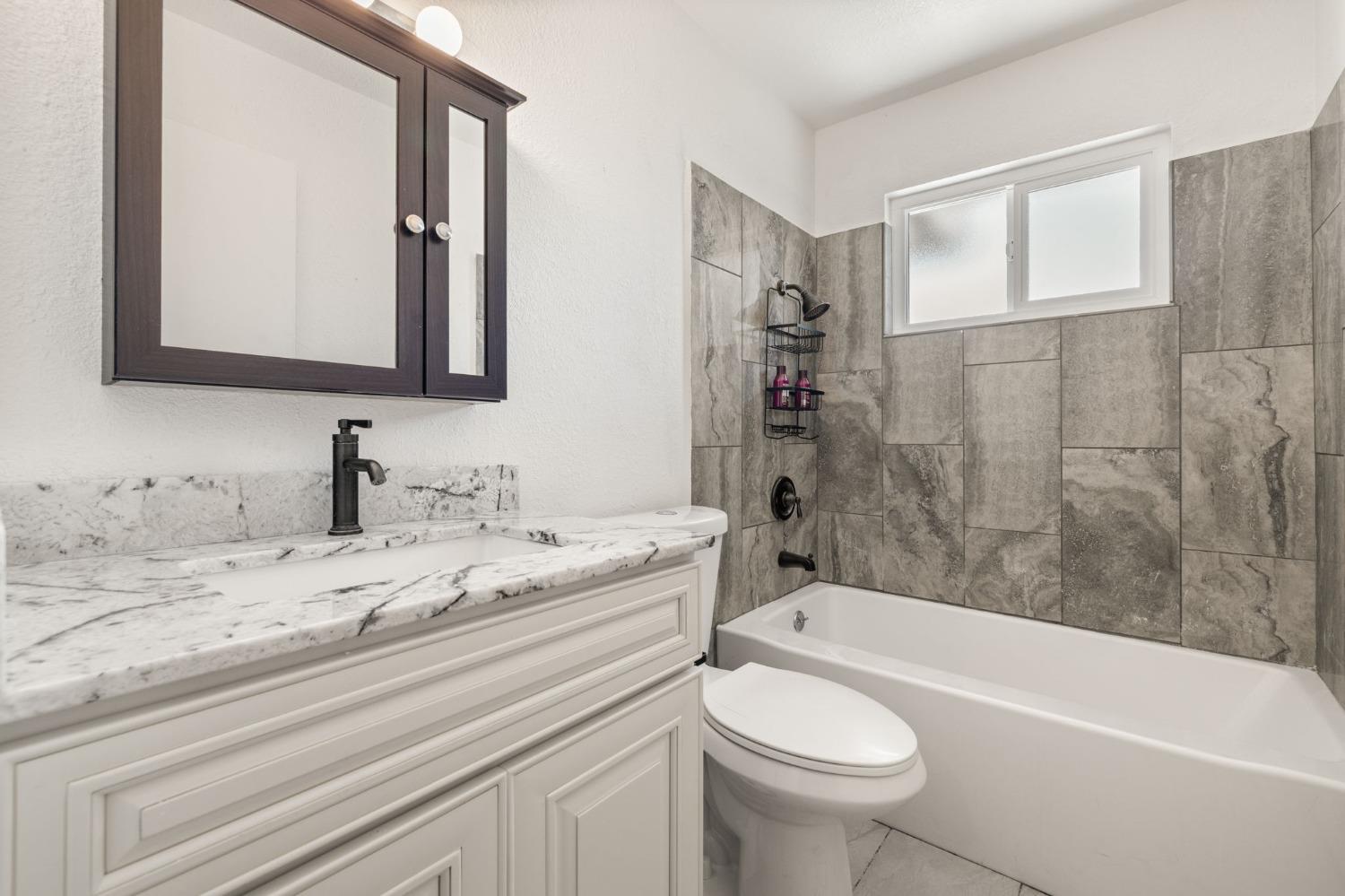 Detail Gallery Image 23 of 34 For 5828 Shadow Creek Dr #3,  Sacramento,  CA 95841 - 2 Beds | 1/1 Baths