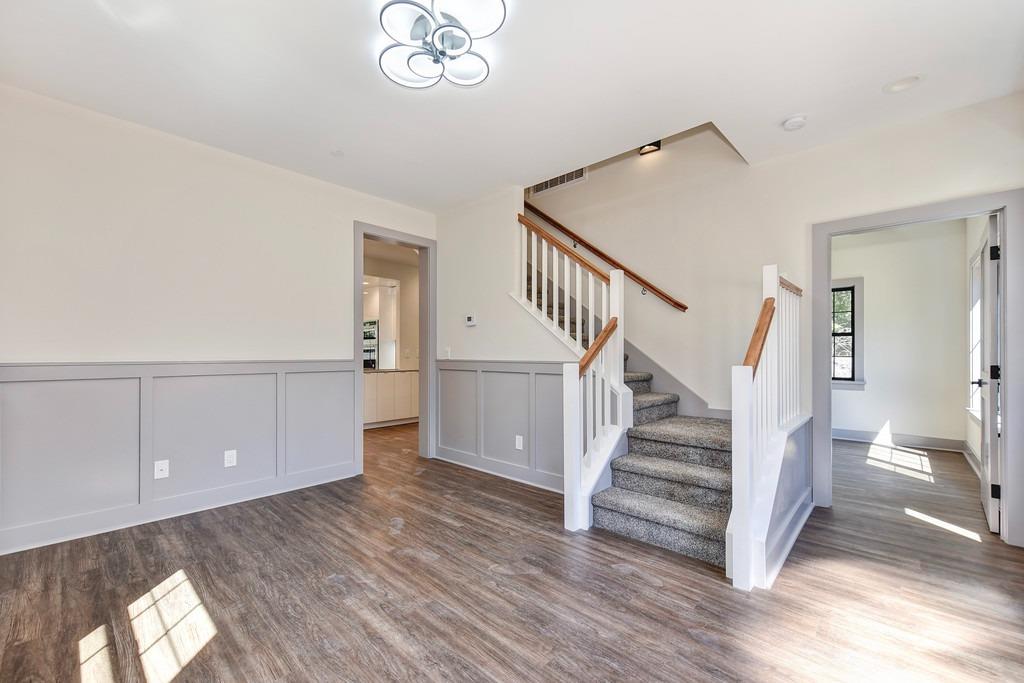 Detail Gallery Image 13 of 49 For 2705 Swanston Oak Ln, Sacramento,  CA 95818 - 2 Beds | 2/1 Baths