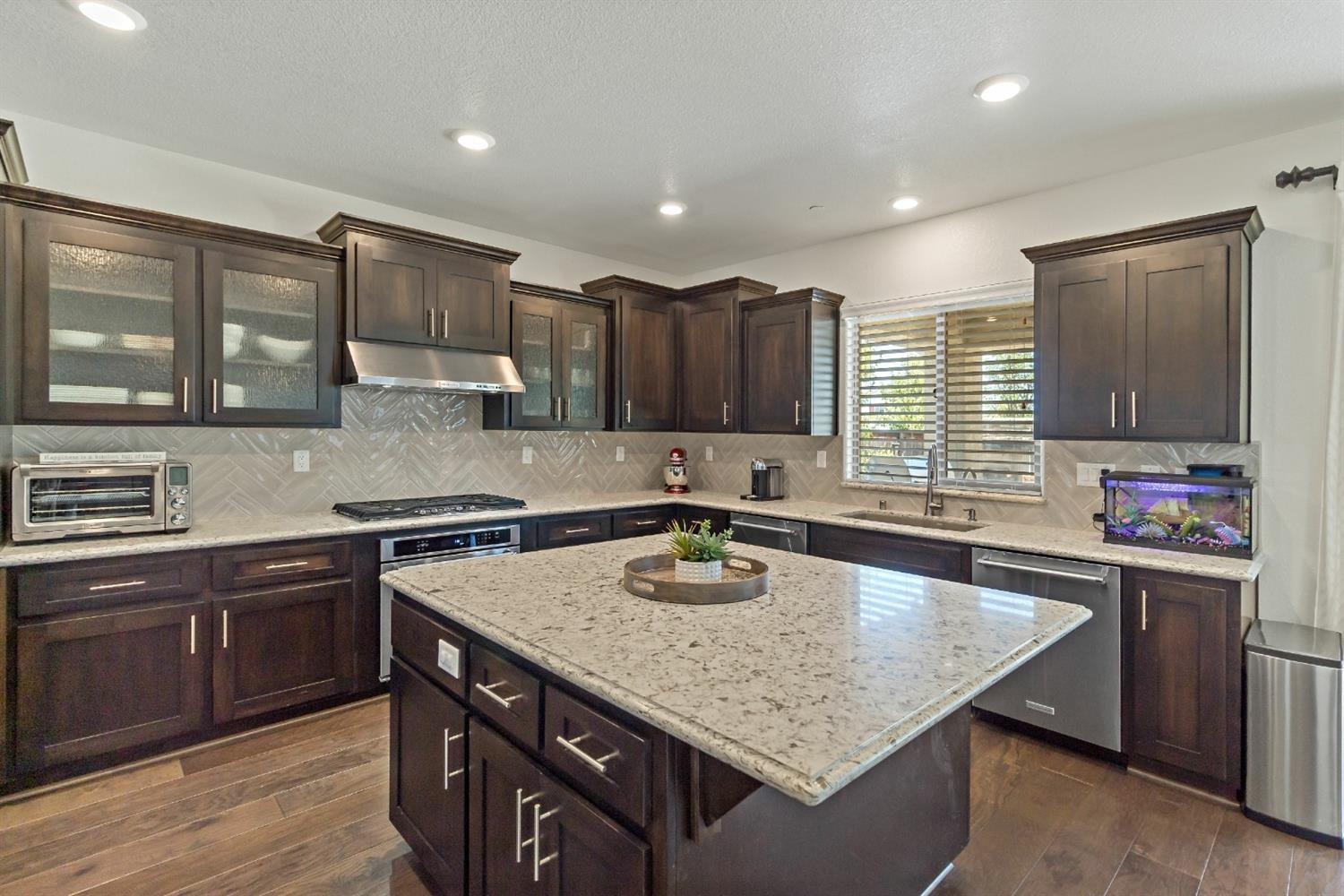 Detail Gallery Image 18 of 49 For 3064 Stonington Dr, Roseville,  CA 95747 - 5 Beds | 4/1 Baths