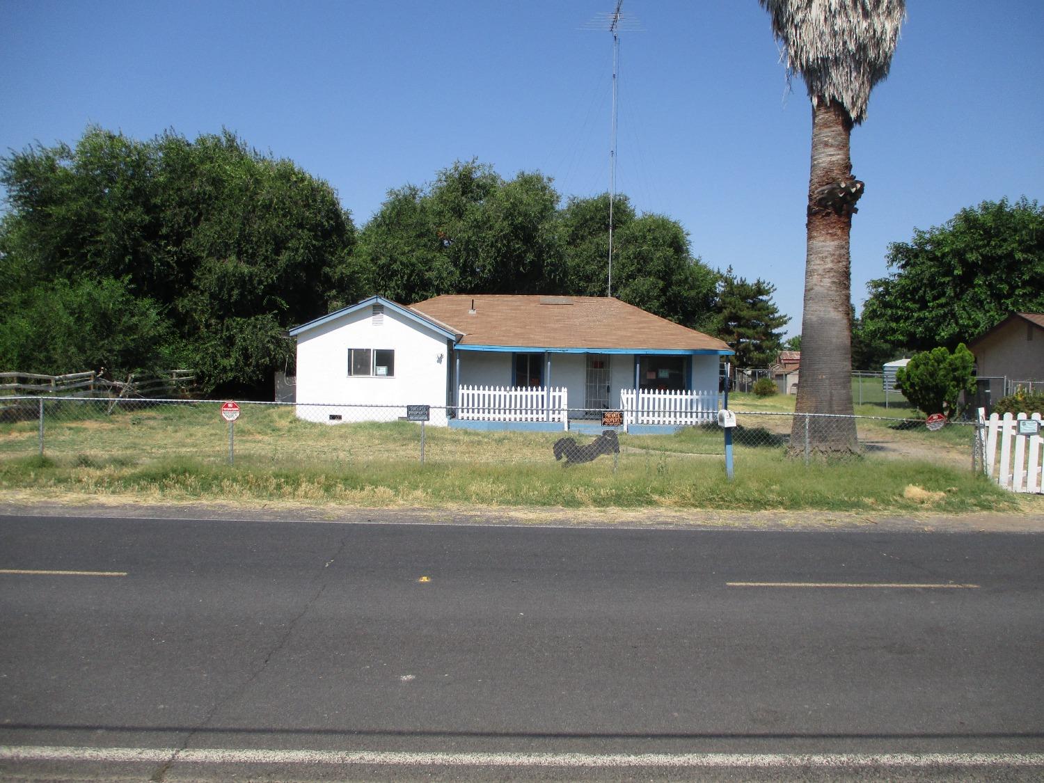 Detail Gallery Image 1 of 1 For 21759 Oleander Ave, Manteca,  CA 95337 - 3 Beds | 1 Baths