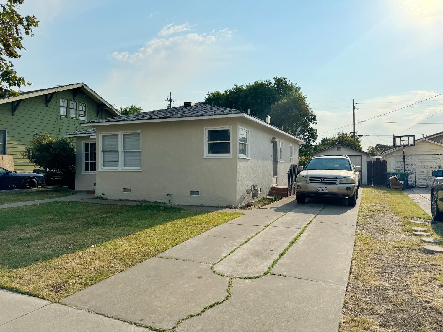 Detail Gallery Image 3 of 3 For 1243 4th St, Los Banos,  CA 93635 - 2 Beds | 1 Baths