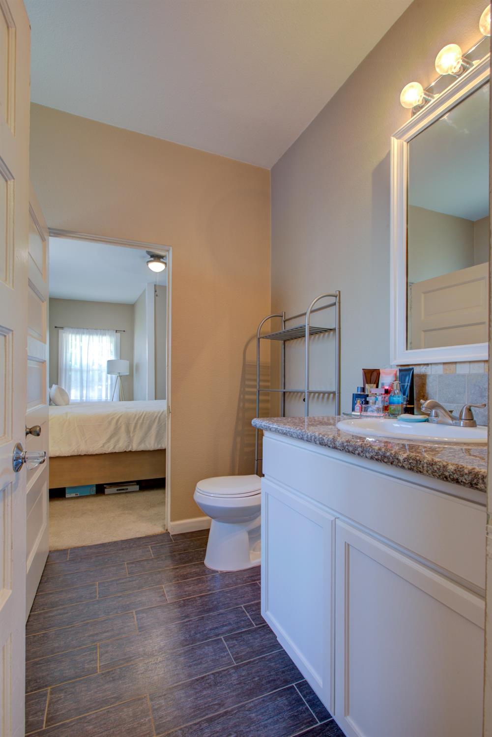 Detail Gallery Image 12 of 40 For 431 S Laurel St, Turlock,  CA 95380 - 3 Beds | 2 Baths