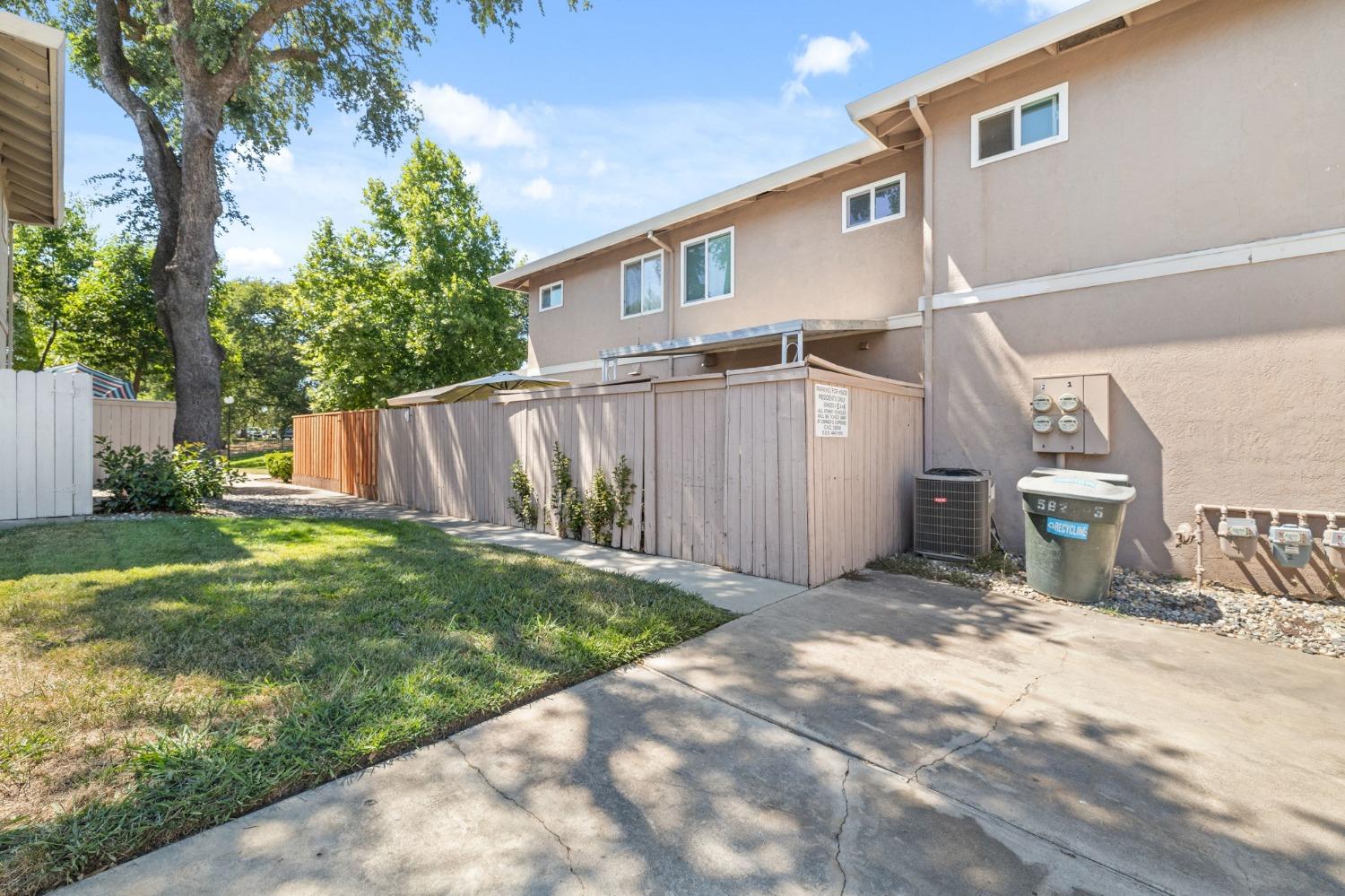 Detail Gallery Image 30 of 34 For 5828 Shadow Creek Dr #3,  Sacramento,  CA 95841 - 2 Beds | 1/1 Baths