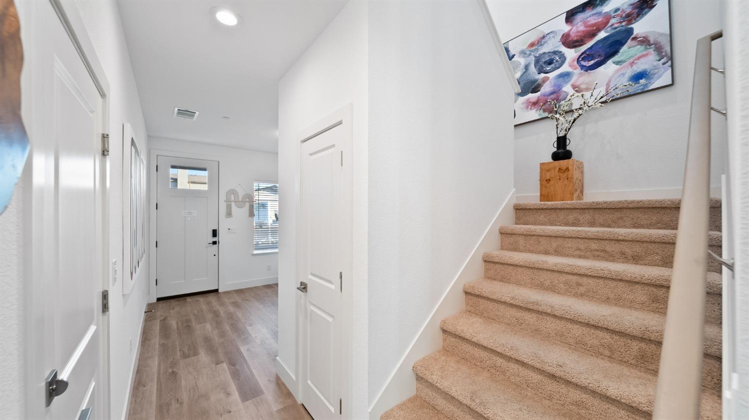 Detail Gallery Image 9 of 29 For 8268 Ghislaine Way, Antelope,  CA 95843 - 4 Beds | 2/1 Baths