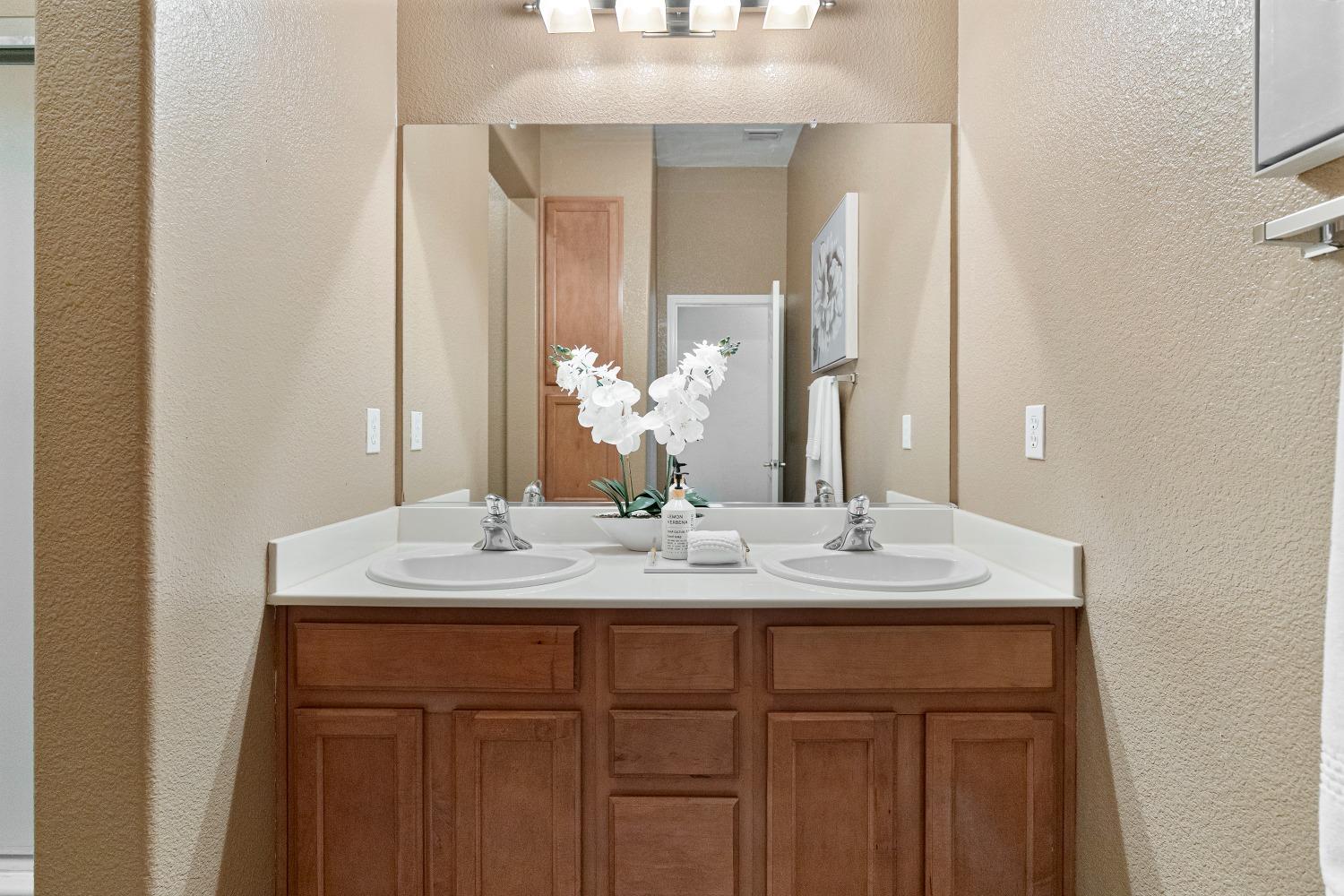 Detail Gallery Image 32 of 41 For 6096 Riverbank Cir, Stockton,  CA 95219 - 4 Beds | 2/1 Baths