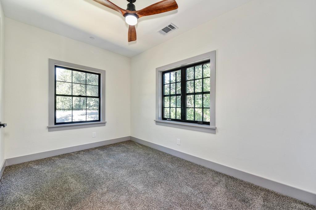 Detail Gallery Image 33 of 49 For 2705 Swanston Oak Ln, Sacramento,  CA 95818 - 2 Beds | 2/1 Baths