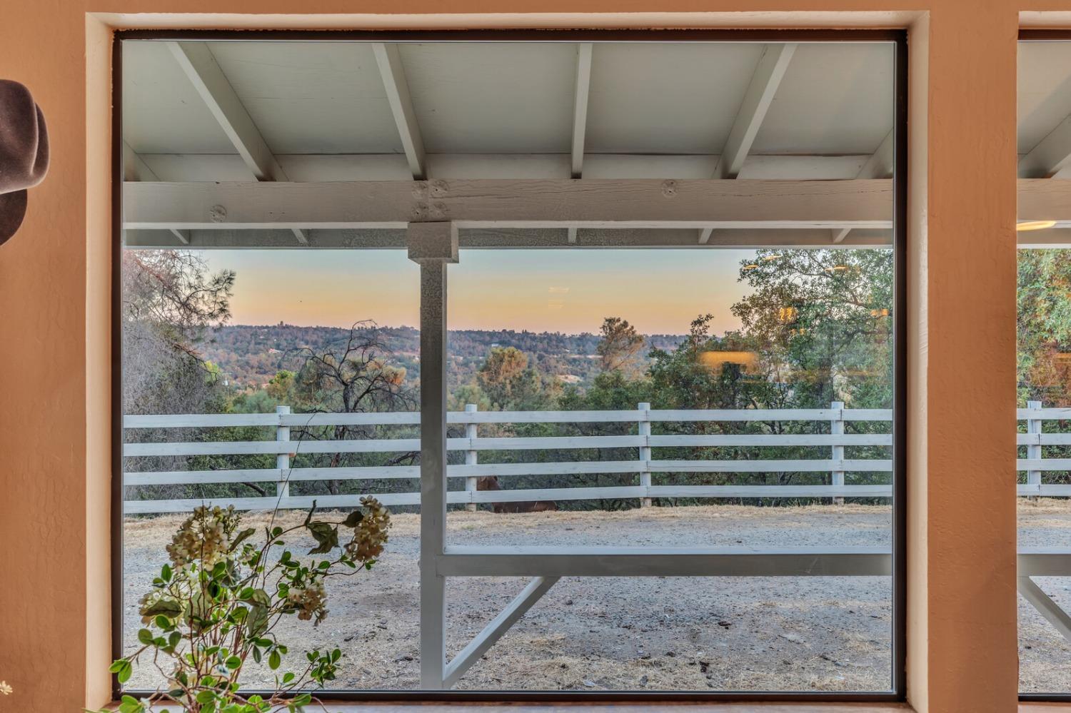 Detail Gallery Image 10 of 69 For 10150 Sueda Ranch Rd, Auburn,  CA 95603 - 3 Beds | 2 Baths