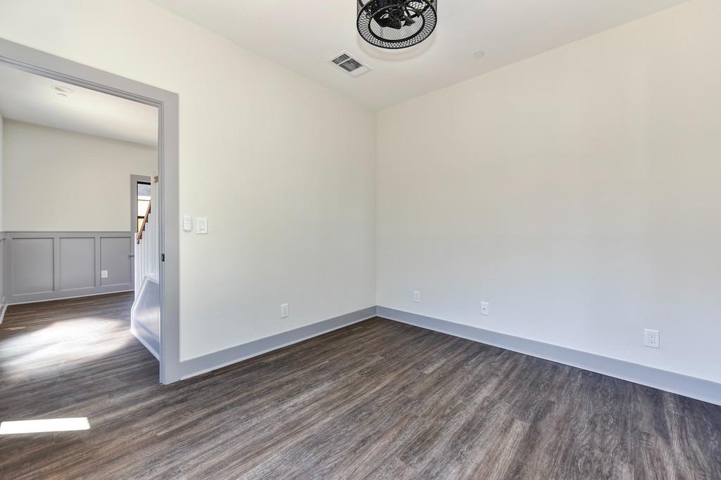 Detail Gallery Image 14 of 49 For 2705 Swanston Oak Ln, Sacramento,  CA 95818 - 2 Beds | 2/1 Baths