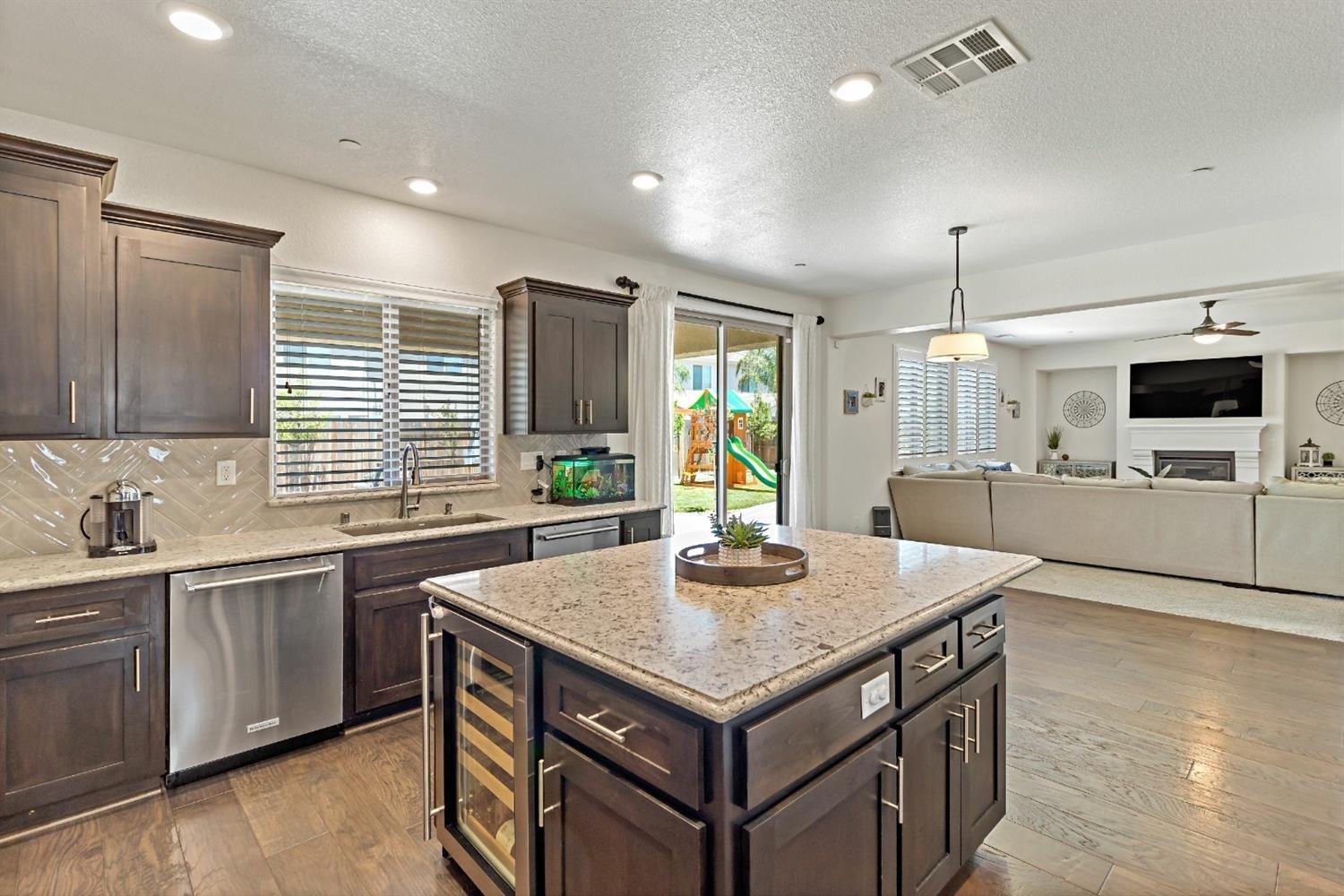 Detail Gallery Image 20 of 49 For 3064 Stonington Dr, Roseville,  CA 95747 - 5 Beds | 4/1 Baths