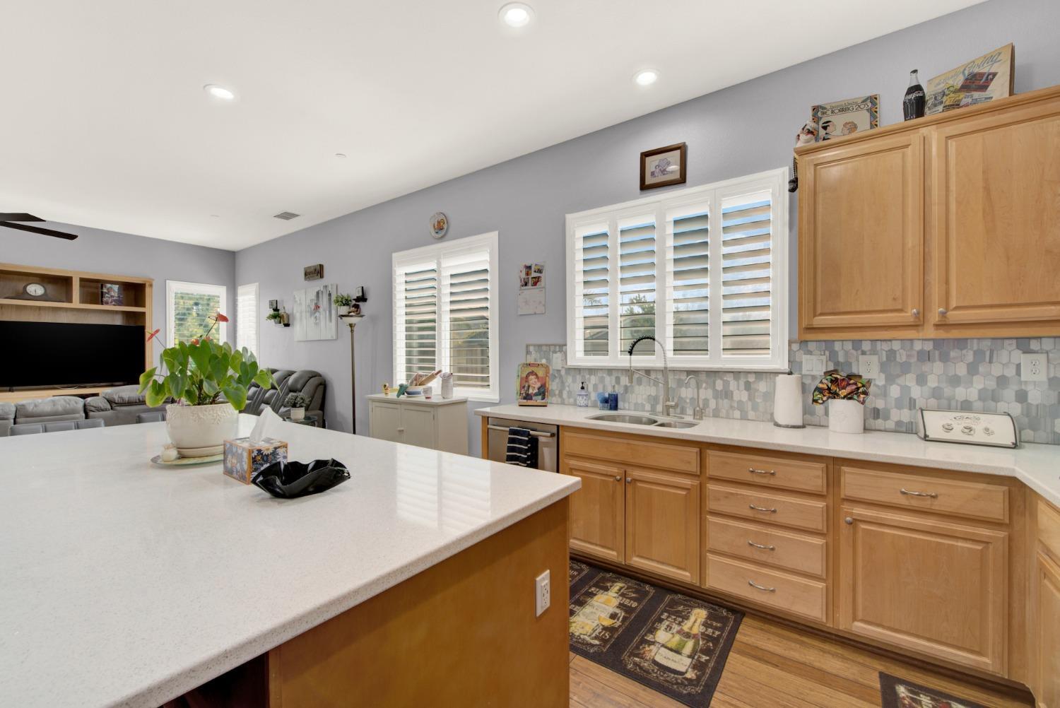 Detail Gallery Image 11 of 45 For 34800 Mallard St, Woodland,  CA 95695 - 3 Beds | 2/1 Baths