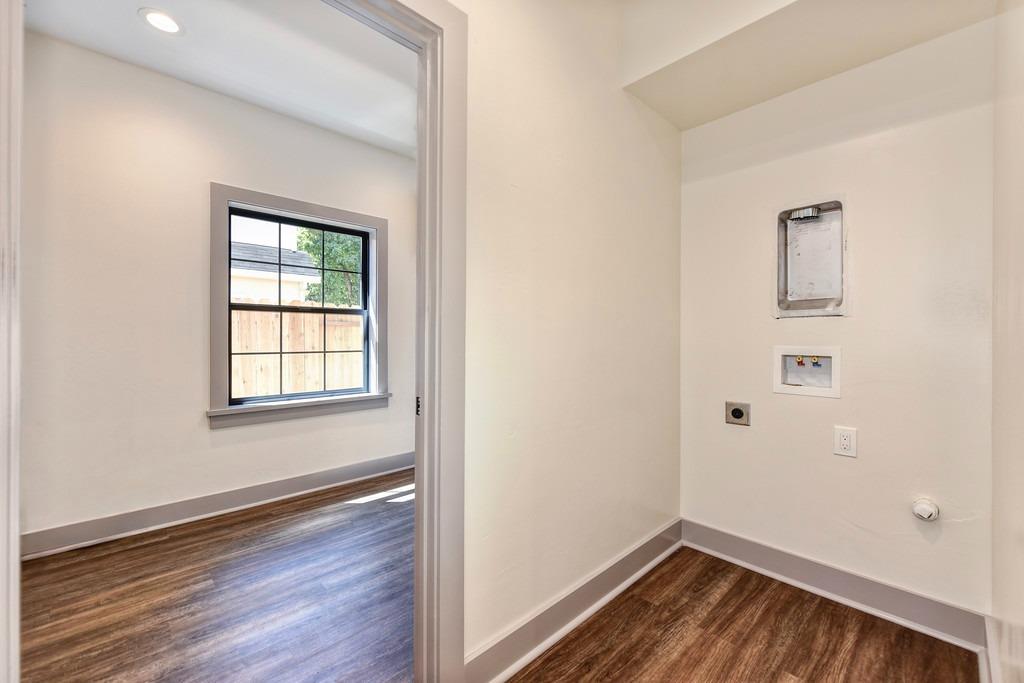 Detail Gallery Image 24 of 49 For 2705 Swanston Oak Ln, Sacramento,  CA 95818 - 2 Beds | 2/1 Baths