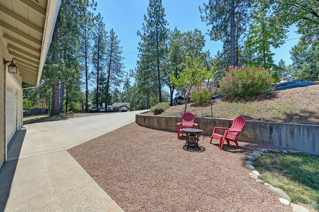 Detail Gallery Image 5 of 55 For 403 Knickerbocker Ct, Colfax,  CA 95713 - 3 Beds | 2 Baths