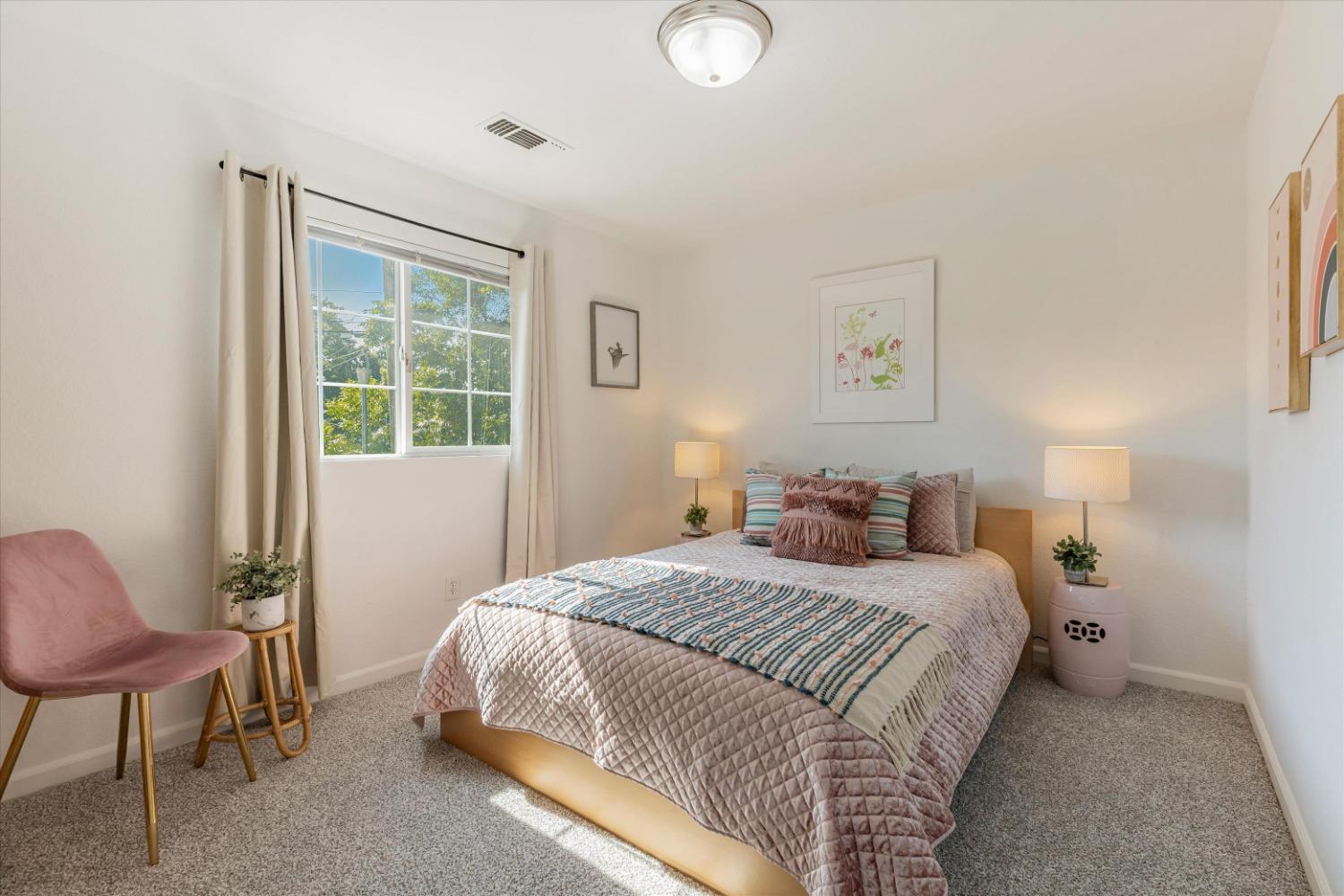 Detail Gallery Image 5 of 16 For 3100 San Rafael Ct, Sacramento,  CA 95817 - 4 Beds | 2/1 Baths