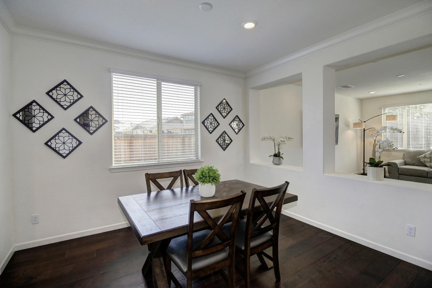 Detail Gallery Image 8 of 59 For 12618 Solsberry Way, Rancho Cordova,  CA 95742 - 4 Beds | 3/1 Baths