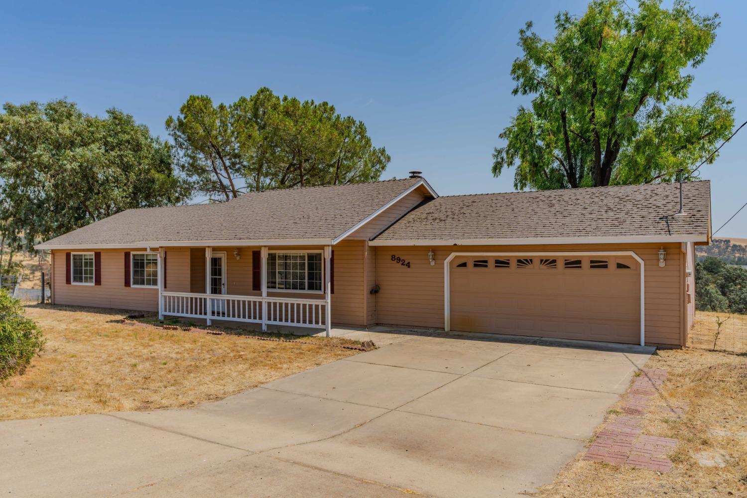 Detail Gallery Image 2 of 47 For 8924 Hautly Ln, Valley Springs,  CA 95252 - 3 Beds | 2 Baths