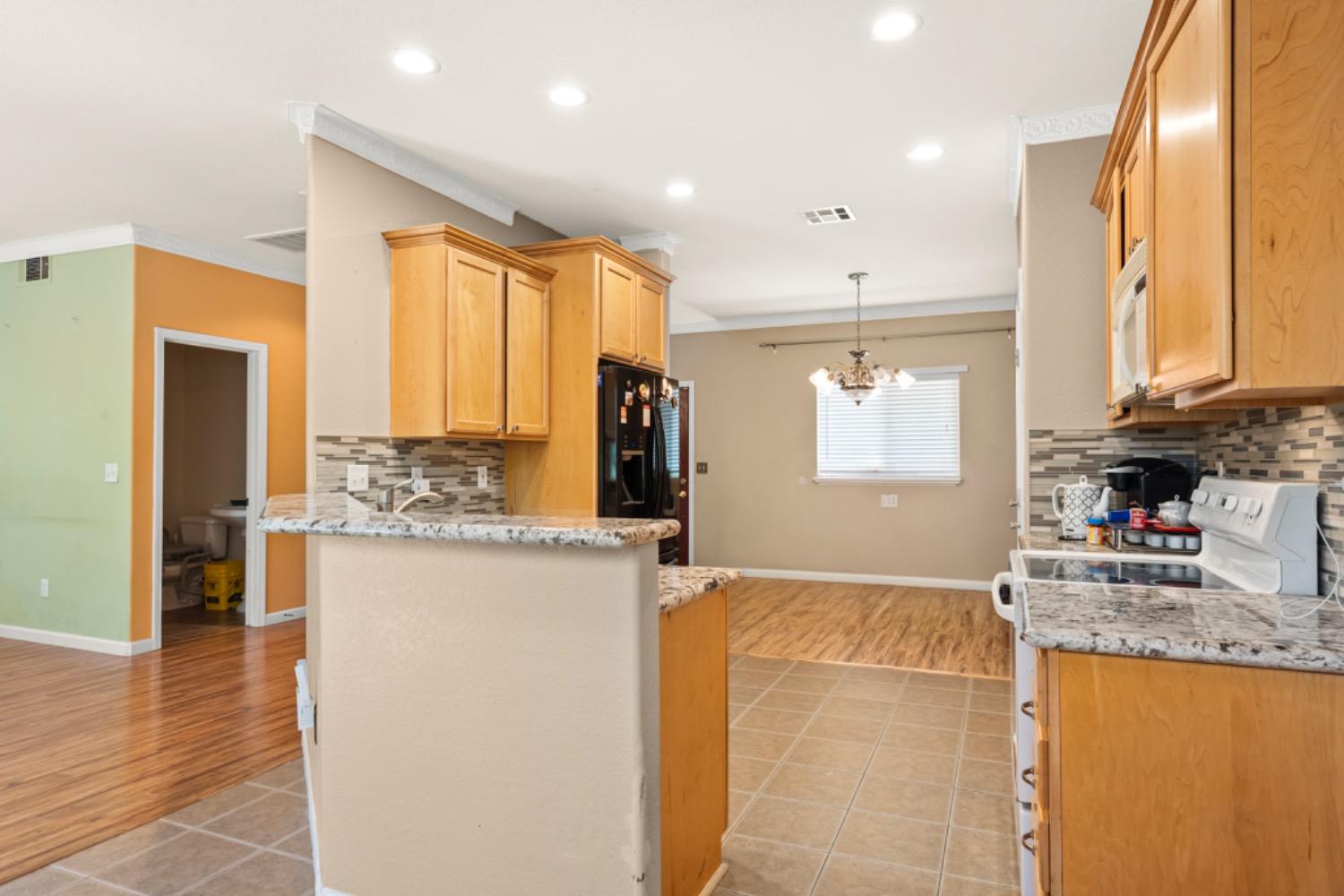 Detail Gallery Image 13 of 44 For 7652 Sunset Ave, Fair Oaks,  CA 95628 - 3 Beds | 2/1 Baths