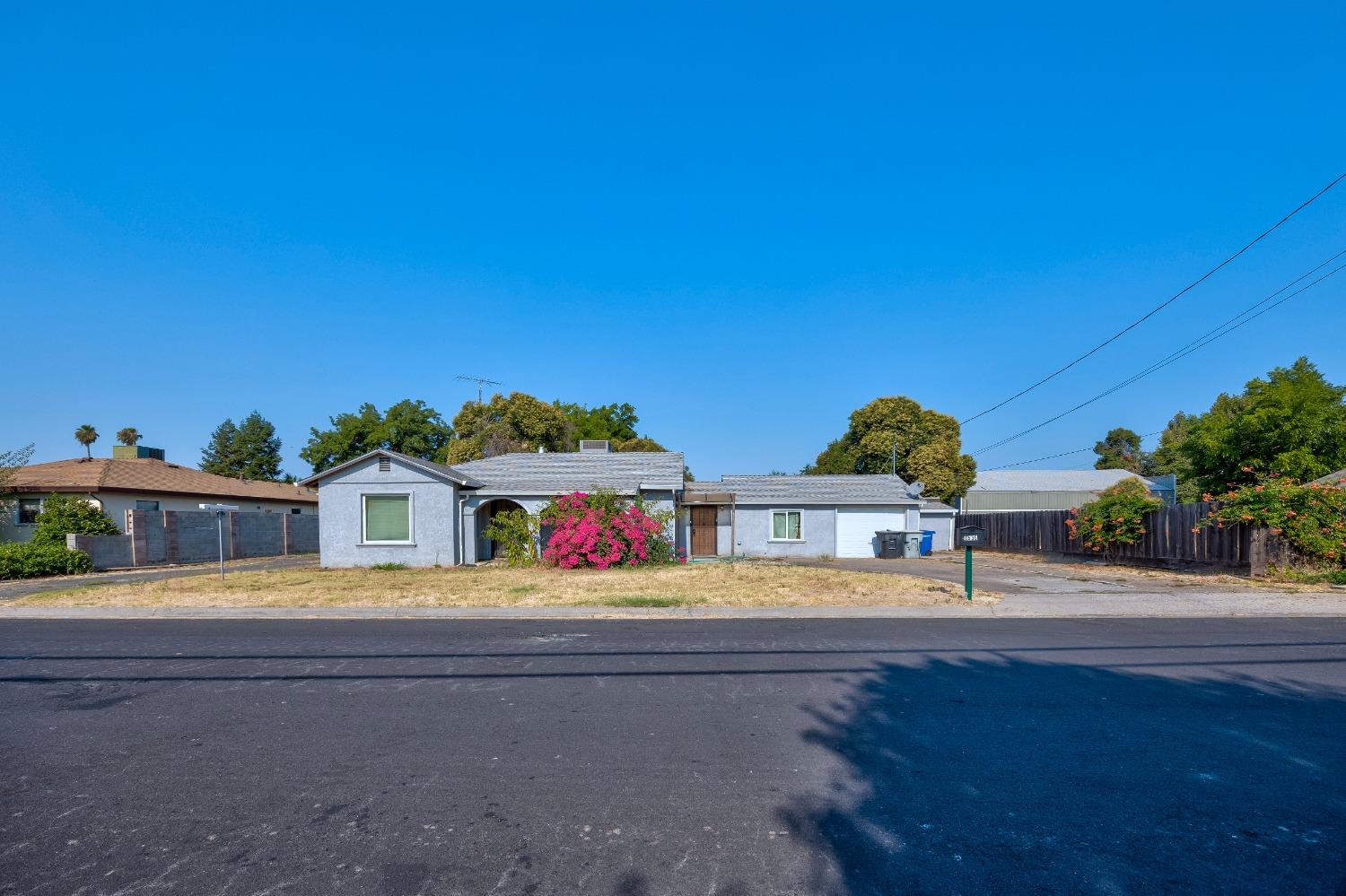 Detail Gallery Image 1 of 46 For 1535 Melrose Ave, Modesto,  CA 95350 - 3 Beds | 2 Baths