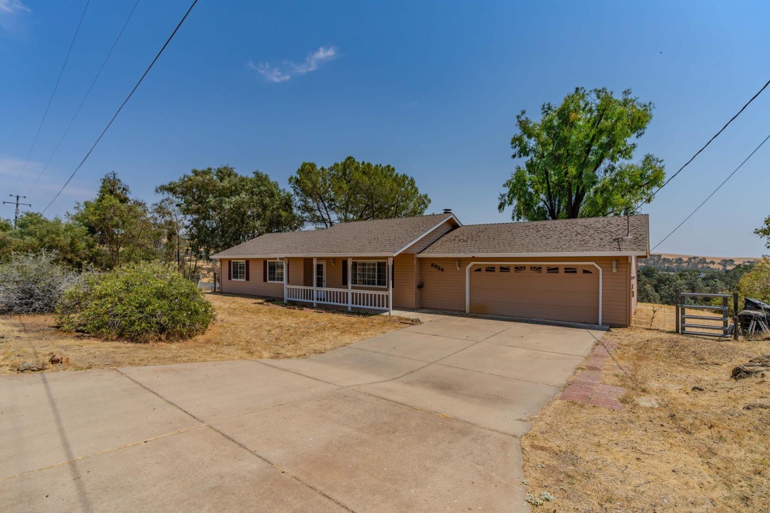 Detail Gallery Image 3 of 47 For 8924 Hautly Ln, Valley Springs,  CA 95252 - 3 Beds | 2 Baths