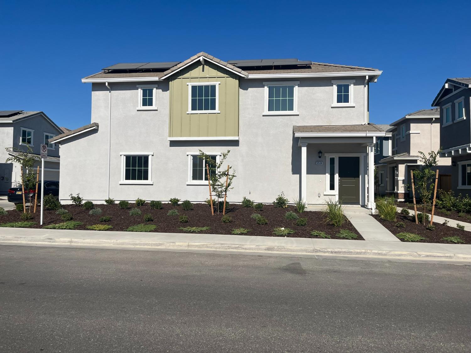 Detail Gallery Image 1 of 1 For 5504 Molino Cir, Roseville,  CA 95747 - 3 Beds | 2 Baths