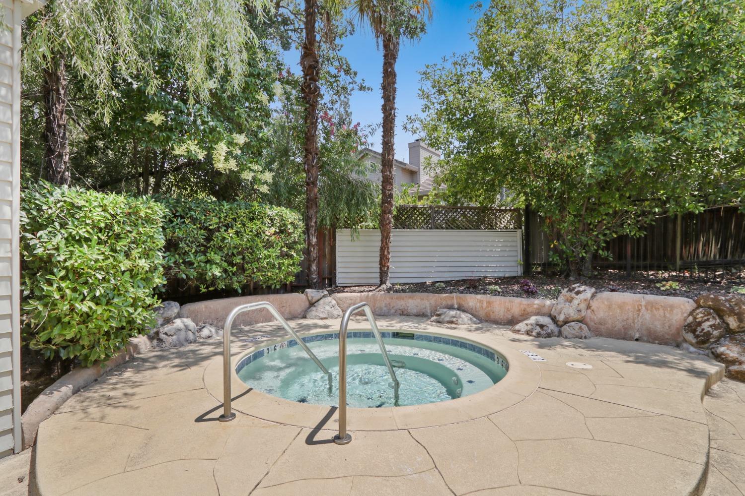 Detail Gallery Image 73 of 80 For 4711 Tree Shadow Pl, Fair Oaks,  CA 95628 - 3 Beds | 2/1 Baths